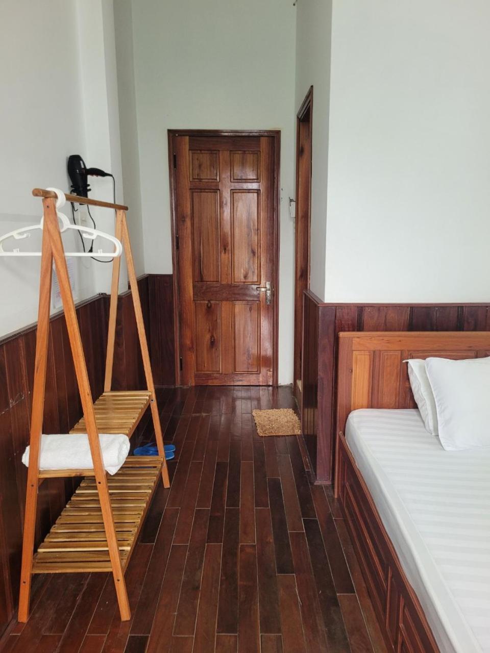 Hostel Ngoc Lien トゥイホア エクステリア 写真